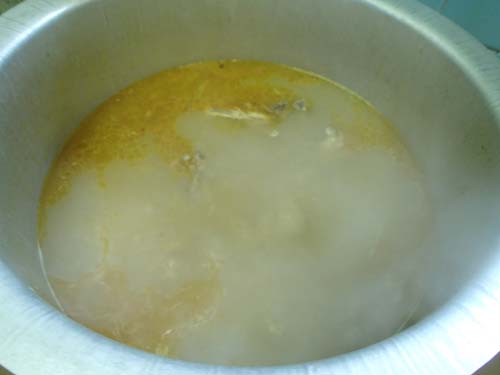 カチン一家の手作りスープ麺